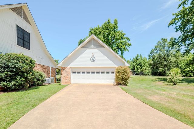 7686 Gopher Rd, Gilmer, TX 75644