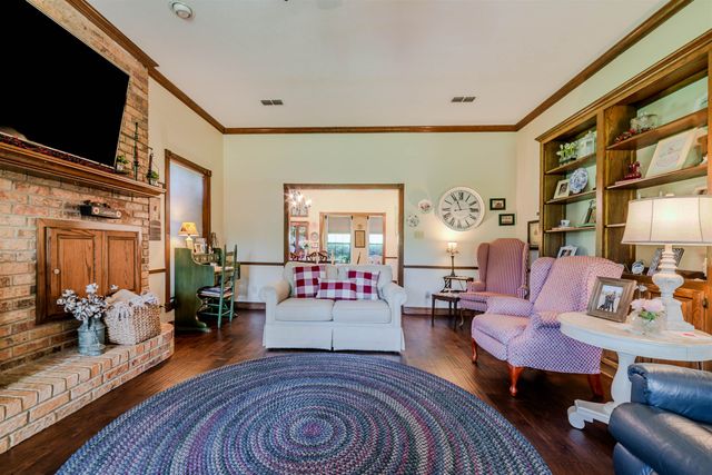 7686 Gopher Rd, Gilmer, TX 75644