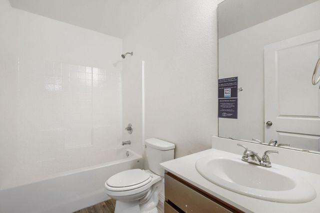 1221 N Whitten Avenue, Tyler, TX 75702