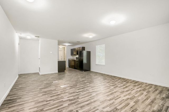 1221 N Whitten Avenue, Tyler, TX 75702