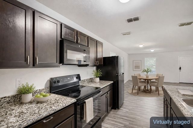 1221 N Whitten Avenue, Tyler, TX 75702