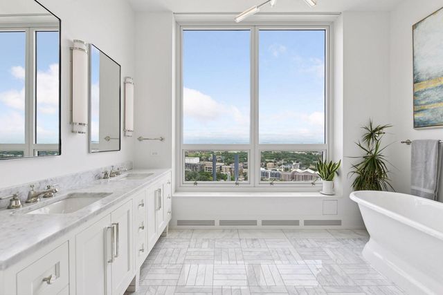 1111 W River Parkway 26A, Minneapolis, MN 55415