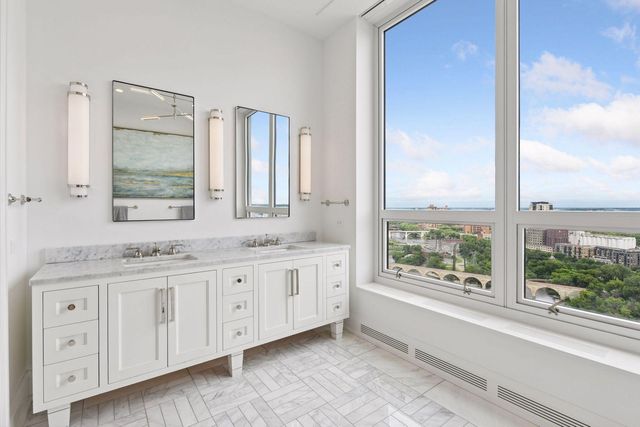 1111 W River Parkway 26A, Minneapolis, MN 55415