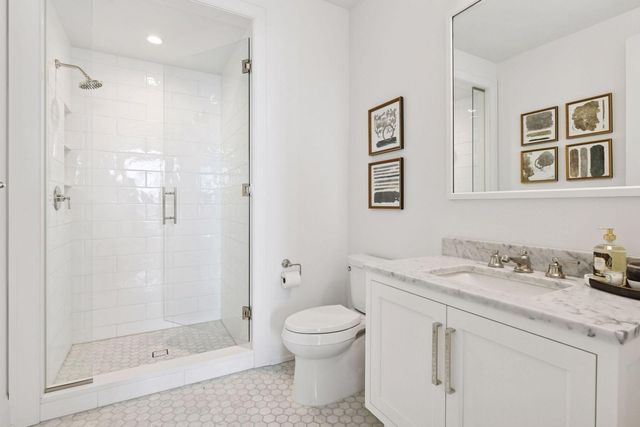 1111 W River Parkway 26A, Minneapolis, MN 55415