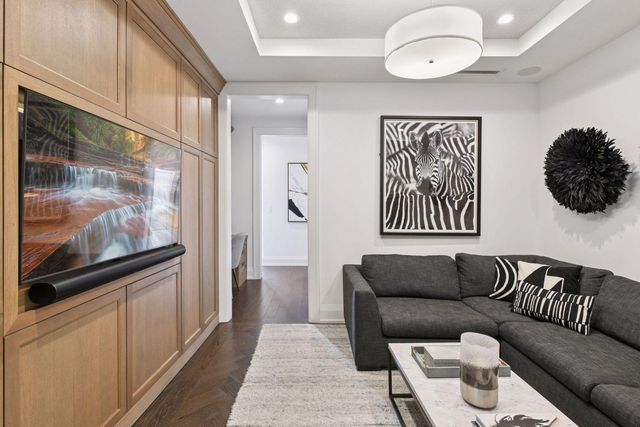 1111 W River Parkway 26A, Minneapolis, MN 55415