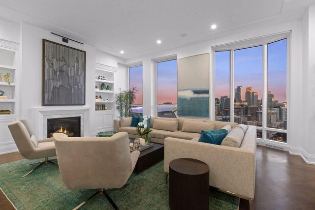 1111 W River Parkway 26A, Minneapolis, MN 55415