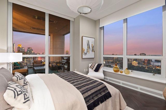 1111 W River Parkway 26A, Minneapolis, MN 55415