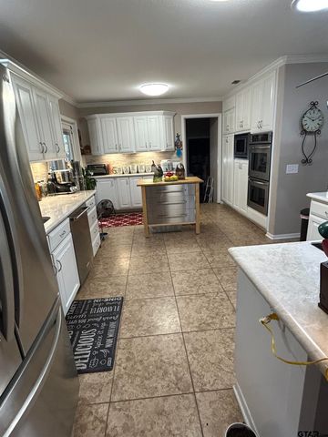 18058 Whispering Pines Rd, Flint, TX 75762