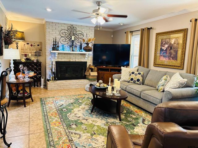 18058 Whispering Pines Rd, Flint, TX 75762