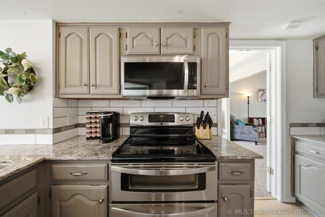 3043 W Oakland Street, Broken Arrow, OK 74012