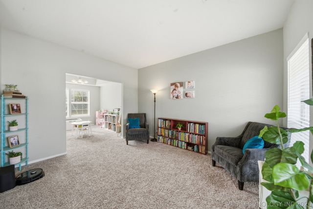 3043 W Oakland Street, Broken Arrow, OK 74012