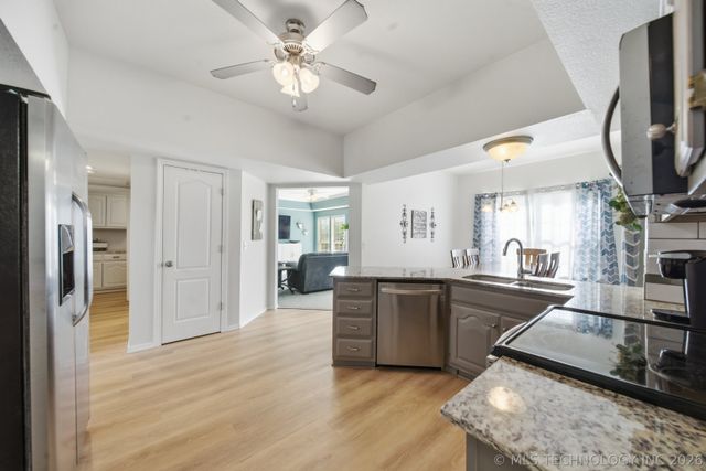 3043 W Oakland Street, Broken Arrow, OK 74012