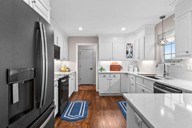 2270 MADDY COURT, Green Bay, WI 54303