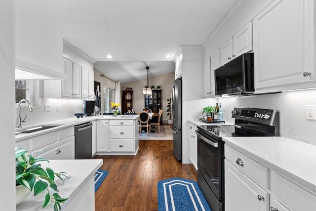 2270 MADDY COURT, Green Bay, WI 54303