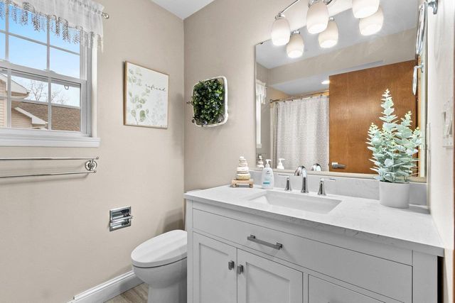 2270 MADDY COURT, Green Bay, WI 54303