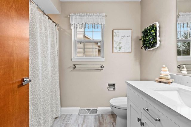 2270 MADDY COURT, Green Bay, WI 54303