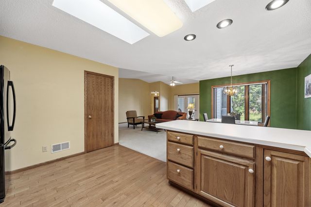 2281 Pasadena Dr Unit 55, Dubuque, IA 52001