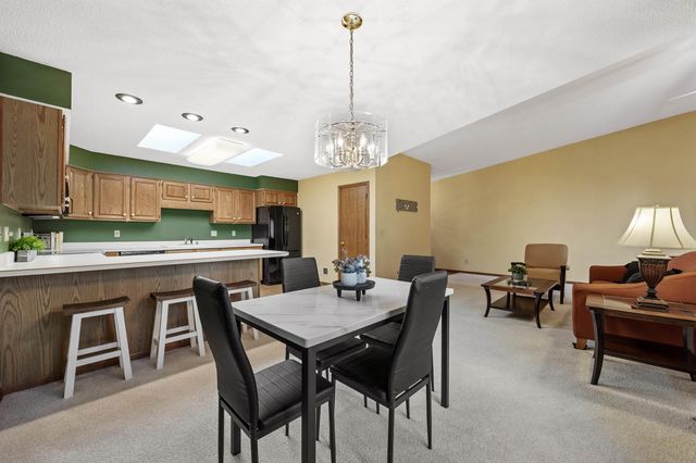 2281 Pasadena Dr Unit 55, Dubuque, IA 52001