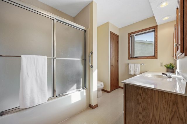 2281 Pasadena Dr Unit 55, Dubuque, IA 52001