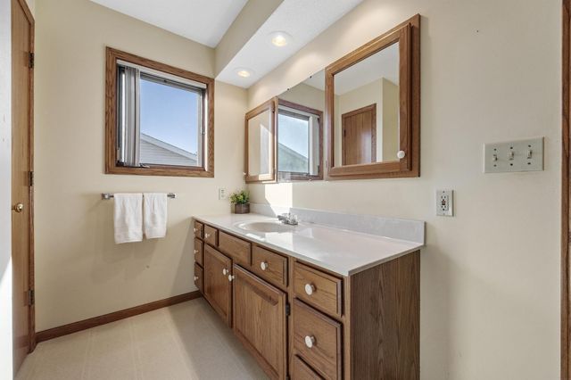 2281 Pasadena Dr Unit 55, Dubuque, IA 52001