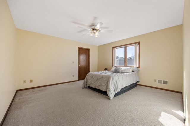 2281 Pasadena Dr Unit 55, Dubuque, IA 52001