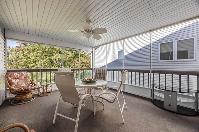 2281 Pasadena Dr Unit 55, Dubuque, IA 52001