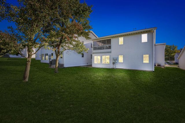 2281 Pasadena Dr Unit 55, Dubuque, IA 52001