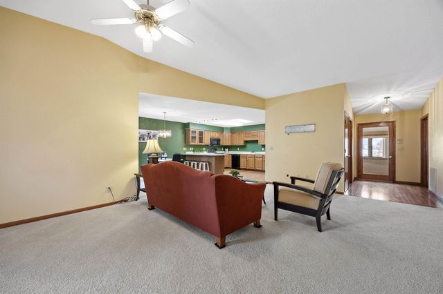 2281 Pasadena Dr Unit 55, Dubuque, IA 52001