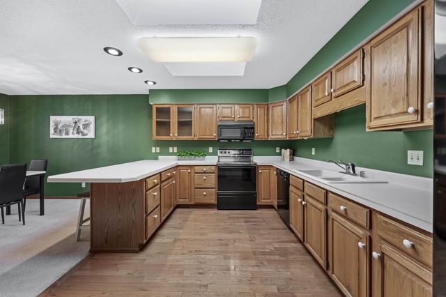 2281 Pasadena Dr Unit 55, Dubuque, IA 52001