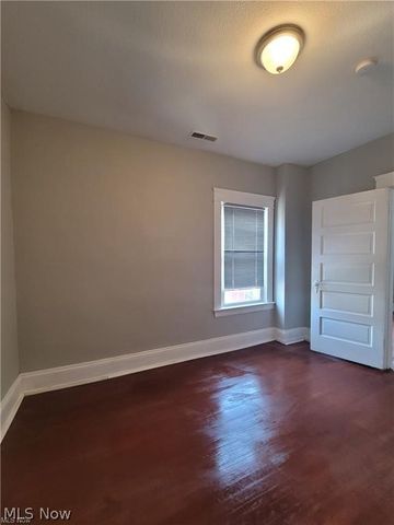 4316 Pearl Road, Cleveland, OH 44109
