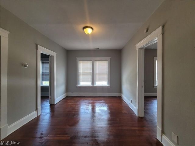 4316 Pearl Road, Cleveland, OH 44109
