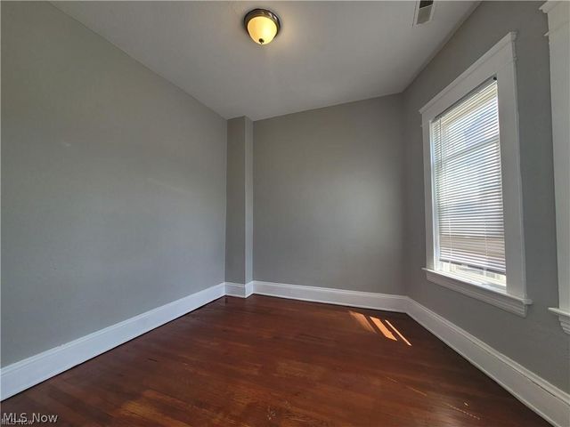 4316 Pearl Road, Cleveland, OH 44109