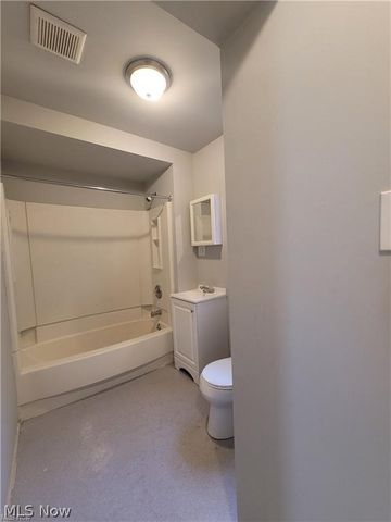 4316 Pearl Road, Cleveland, OH 44109