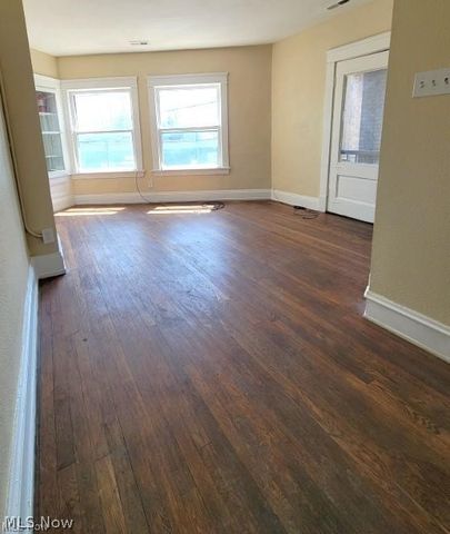 4316 Pearl Road, Cleveland, OH 44109