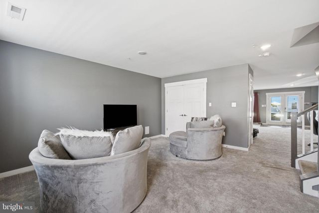 405 GILLESPIE DR, Frederick, MD 21702