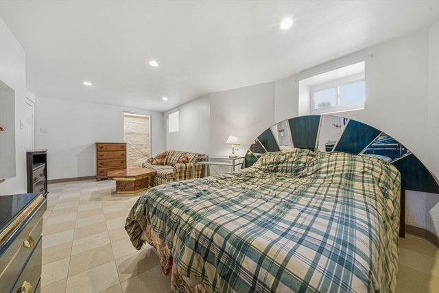 36 Jasper St, Saugus, MA 01906