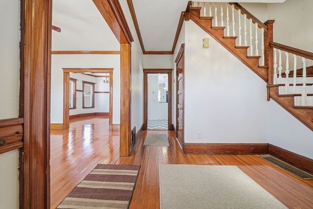 36 Jasper St, Saugus, MA 01906