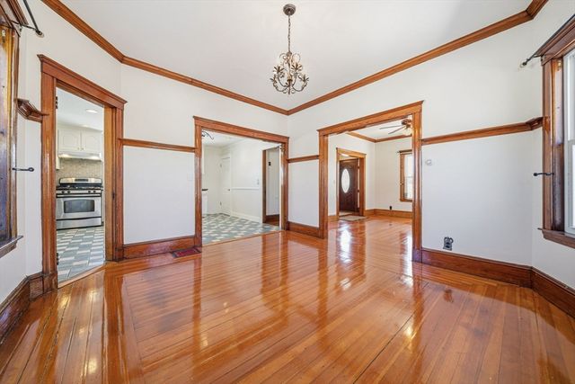 36 Jasper St, Saugus, MA 01906