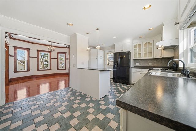 36 Jasper St, Saugus, MA 01906