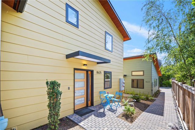 8625 30th Avenue SW, Seattle, WA 98126