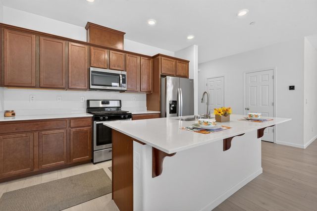 8421 Stara St., Elk Grove, CA 95758