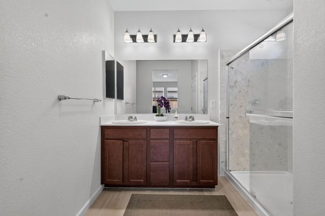 8421 Stara St., Elk Grove, CA 95758
