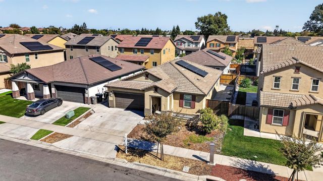 8421 Stara St., Elk Grove, CA 95758