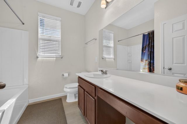 8421 Stara St., Elk Grove, CA 95758