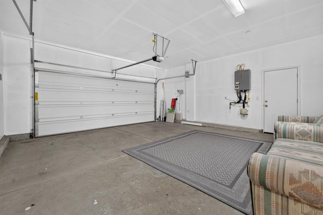 8421 Stara St., Elk Grove, CA 95758