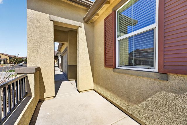 8421 Stara St., Elk Grove, CA 95758