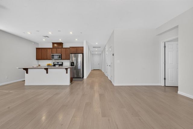 8421 Stara St., Elk Grove, CA 95758