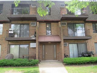 744 N Briar Hill Lane 4, Addison, IL 60101