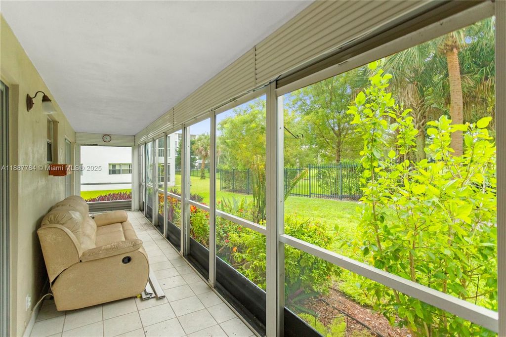 4800 Hillcrest Ln 101, Hollywood, FL 33021