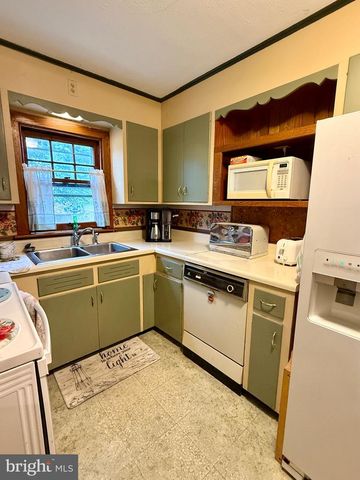 398 FALLING SPRING ROAD, Chambersburg, PA 17202